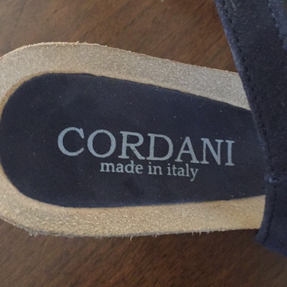 Shoes - Picture 4 of 4